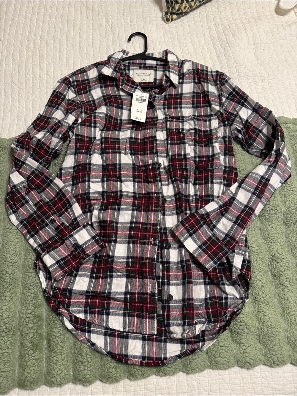 NWT ABERCROMBIE & FITCH White, Red & Black Plaid Button-Down
